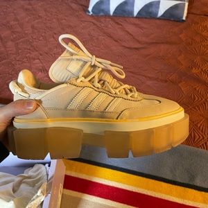 Ivy Park x Adidas super sleek chunky